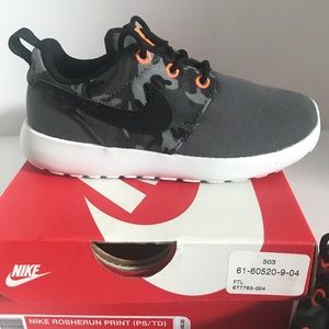 Like New Nike Rosherun Print Toddler Sneakers